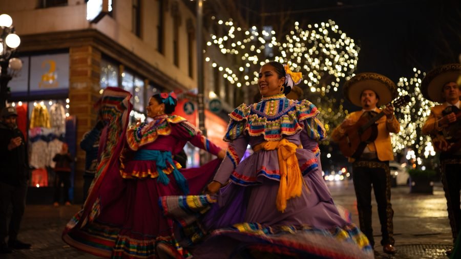 Mexican Dance Ensemble, Mariachi los Dorados, Gastown, Vancouver, BC